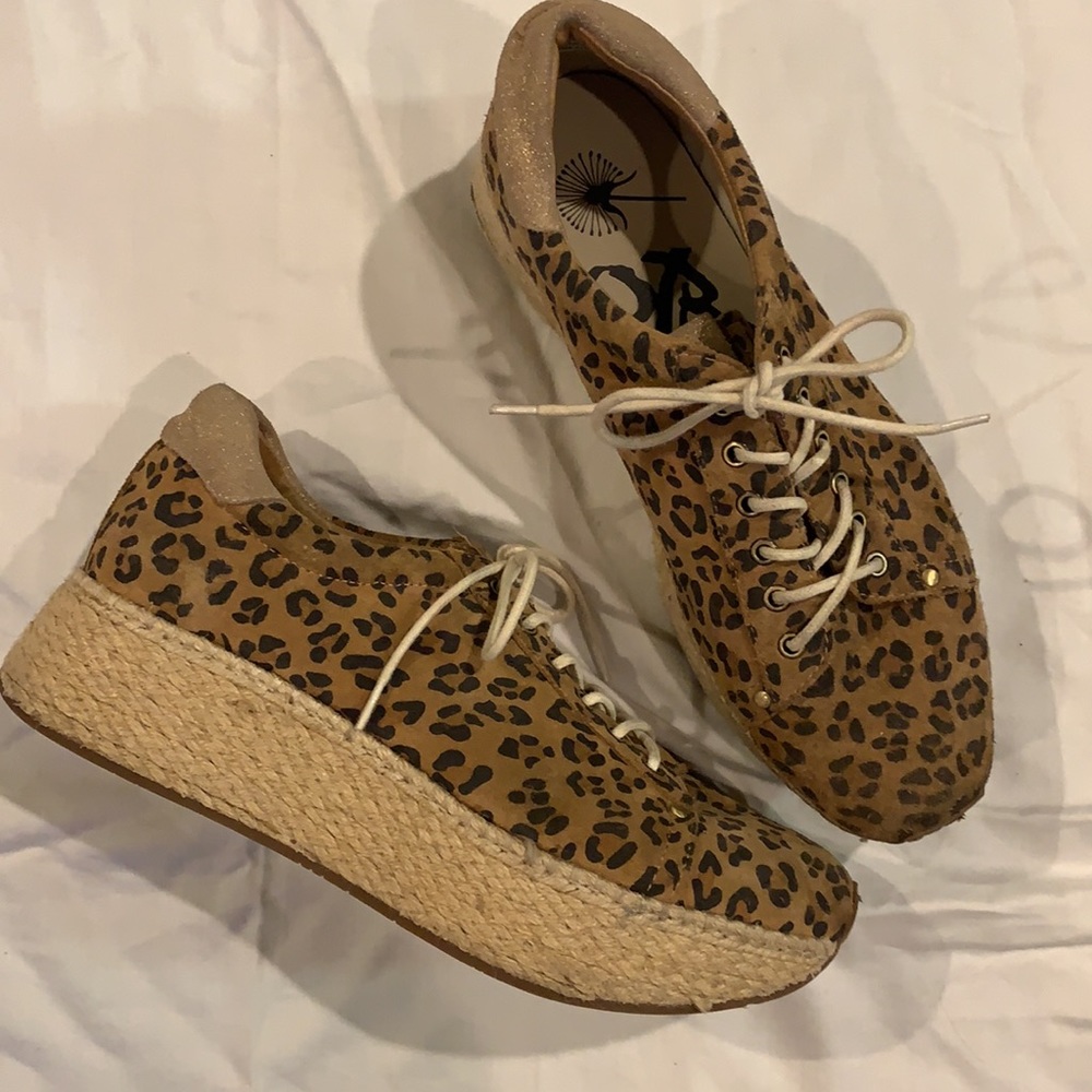 OTBT platform Leopard print tennis shoes EUC